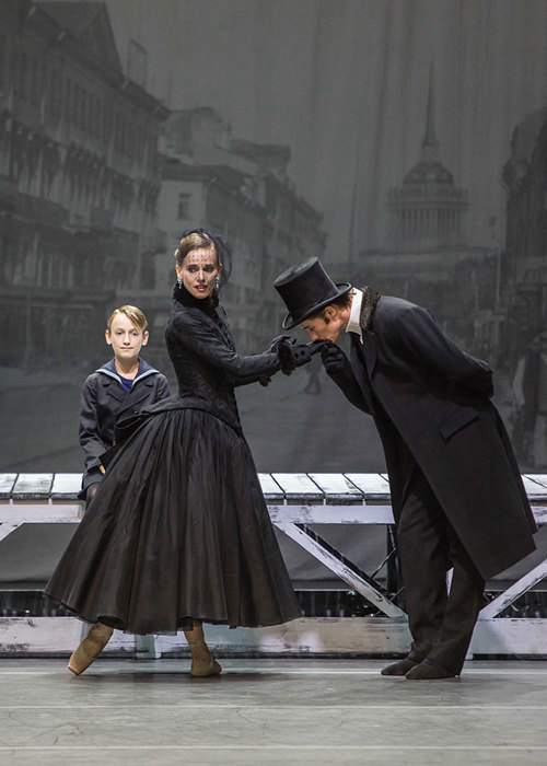 Katja Wünsche and Alexander Jones in Anna Karenina.