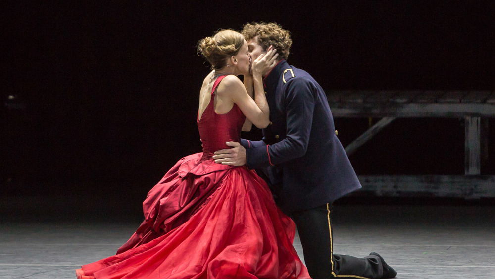 Katja Wünsche and William Moore of Ballett Zürich in Anna Karenina.