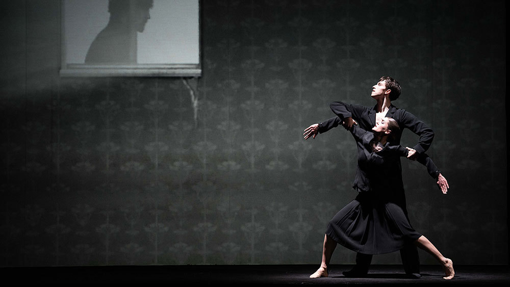 Bianca Teixeira and Matteo Dilaghi of Bayerisches Staatsballett in Silent Screen.