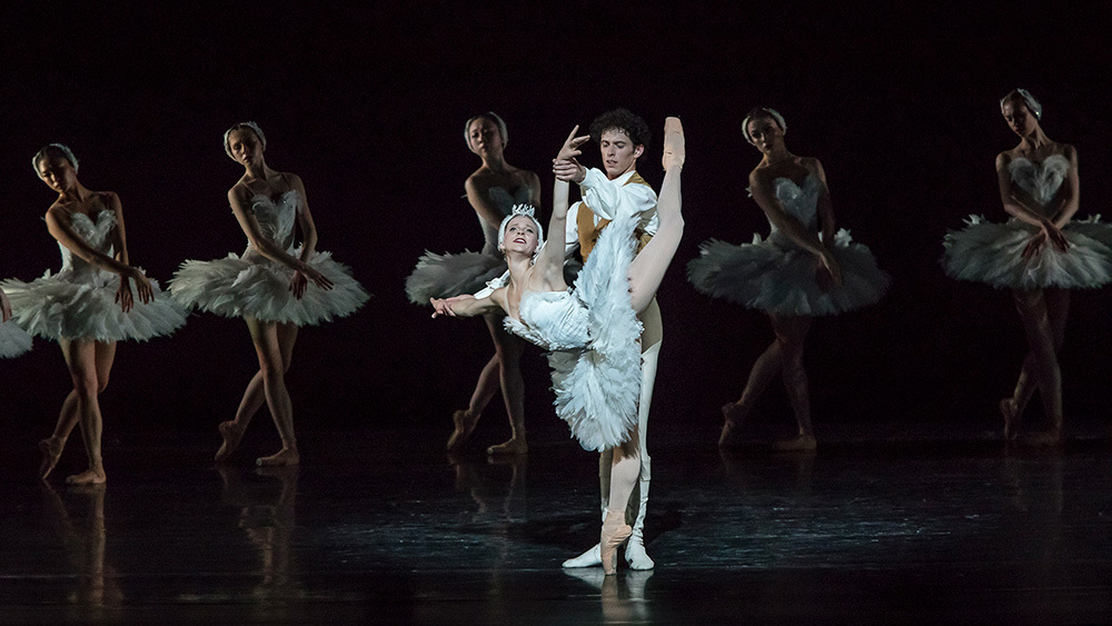 Genevieve Penn Nabity and Christopher Gerty with Artists of the Ballet in Swan Lake.